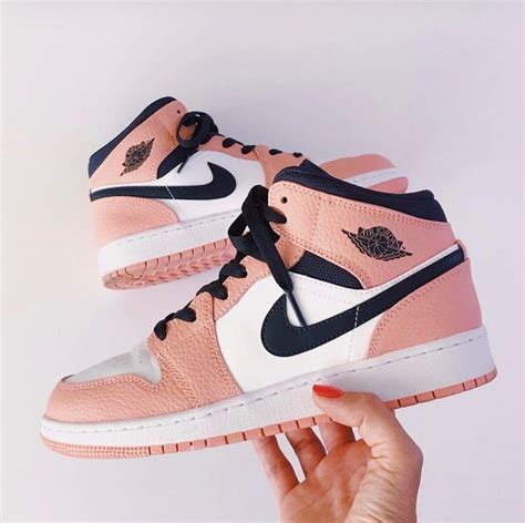 Nike sneakers jordan for women